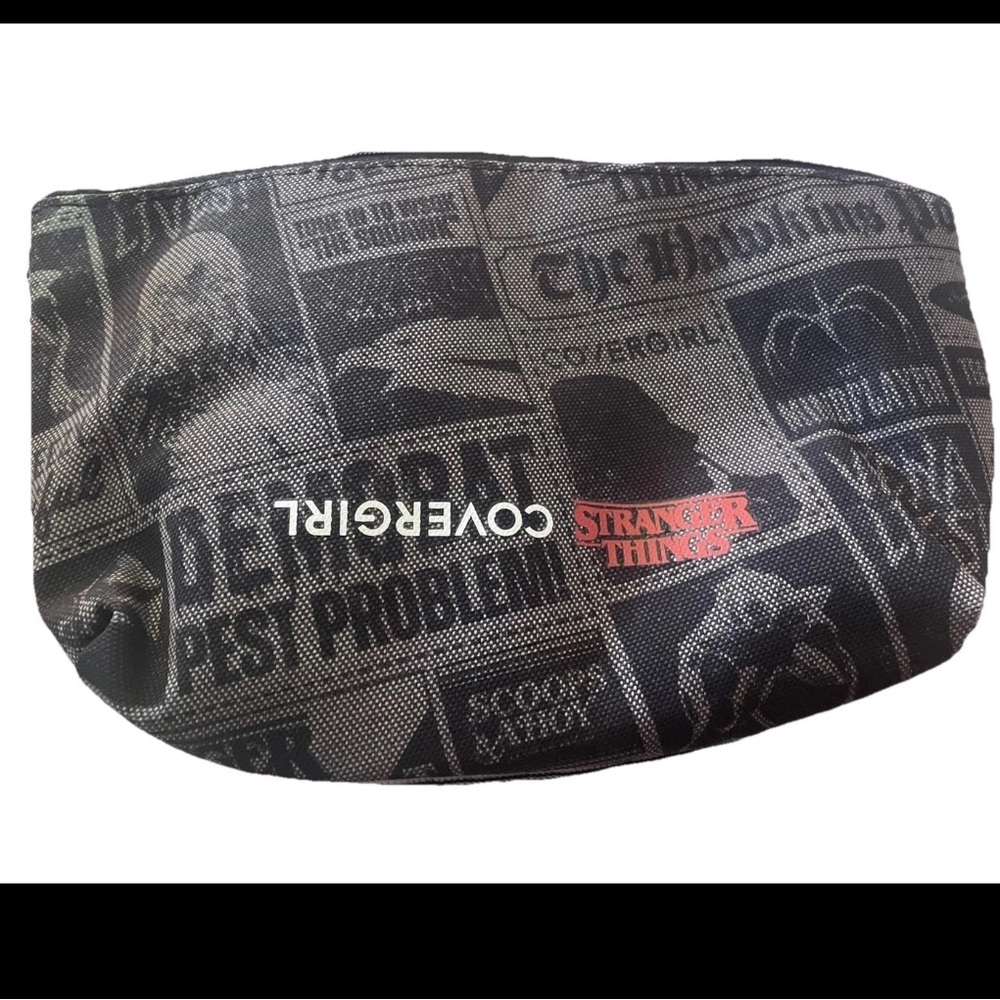 Rare THE UPSIDE DOWN MAKEUP BAG COVERGIRL-STRANGER THINGS TOUCH Broken Zipper
